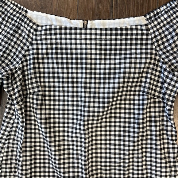 White House Black Market Black and White Of The Shoulder Gingham Blouse SZ SM - Picture 3 of 7